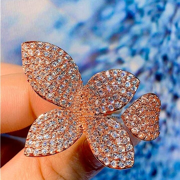 Rose Gold Four Leaf Clover Zircon Ring - Picture 5 of 6